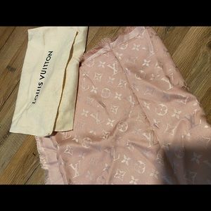 LOUIS VUITTON SCARF